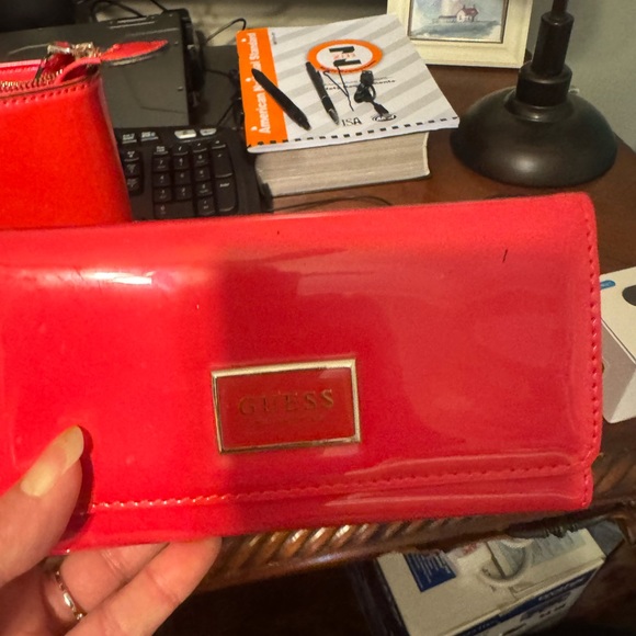 Hot pink GUESS Purse with matching wallet - Picture 5 of 6